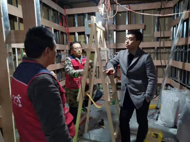 右1。胡永強